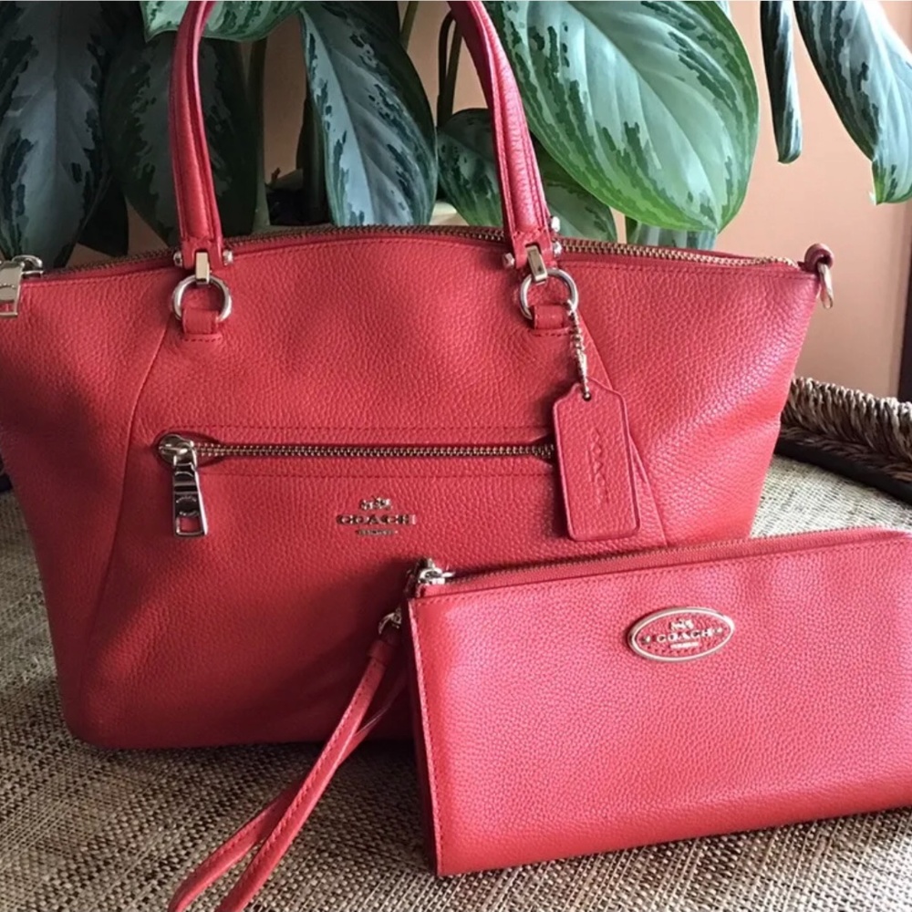 COACH Shoulder Bag Solid Deep Orange Leather Women With Wallet.